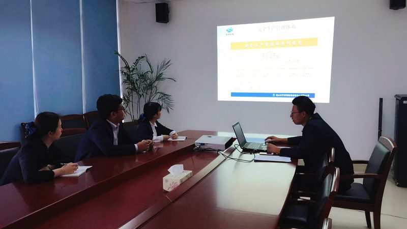小标题：行业趋势与热门专业